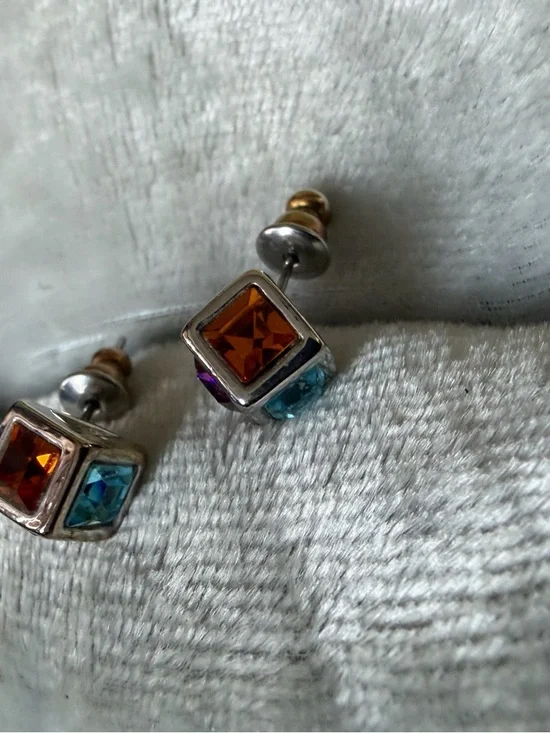 Lia Sophia Kiam Family "Lia" Silver Tone w/Cut Crystals Stud Earrings - Picture 6 of 7